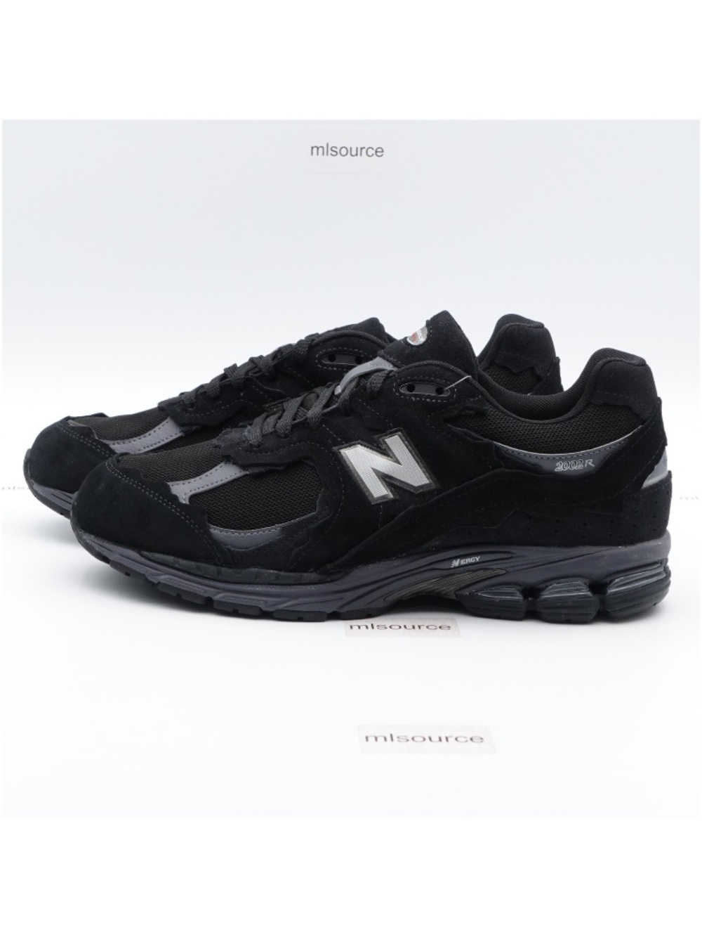 NEW Men's New Balance 2002R Gore-Tex Protection Pack Waterproof Sneakers